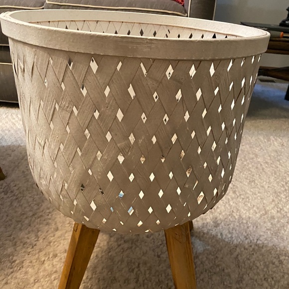 Plant Basket - Picture 1 of 2